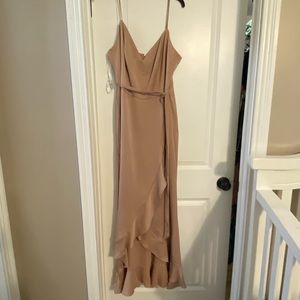 davids bridal size 16 sand color dress. worn for a few hours. gorgeous dress!!